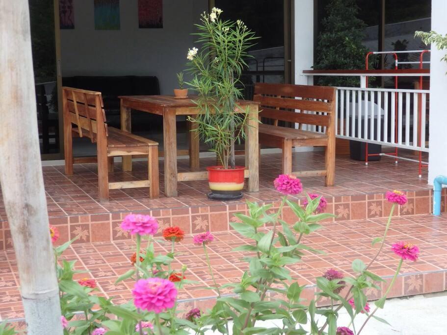 Judith'S 2 Bedroom Family Home, Sleeps 6 サメット島 エクステリア 写真