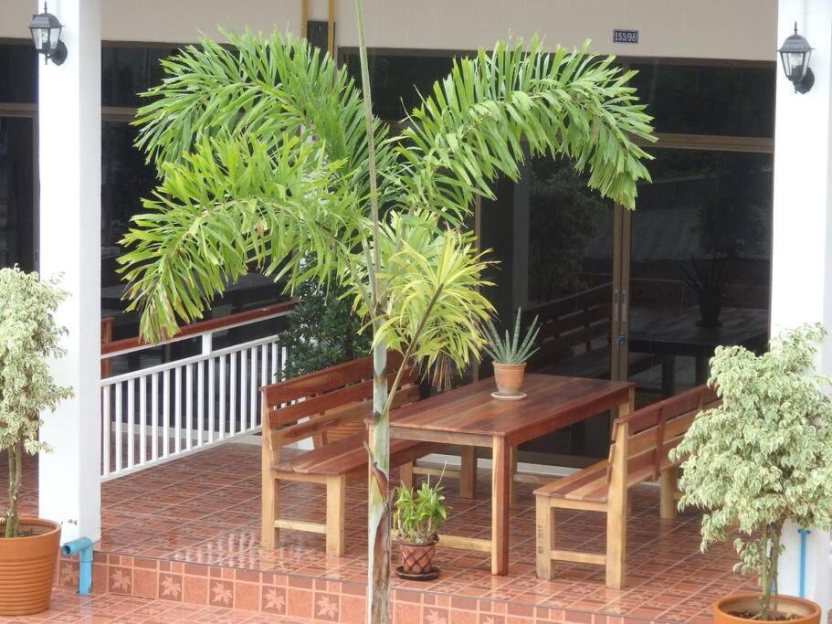 Judith'S 2 Bedroom Family Home, Sleeps 6 サメット島 エクステリア 写真